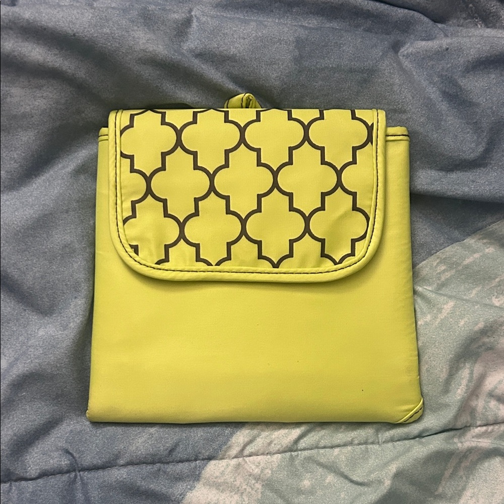 Stylish green Patterned travel bag